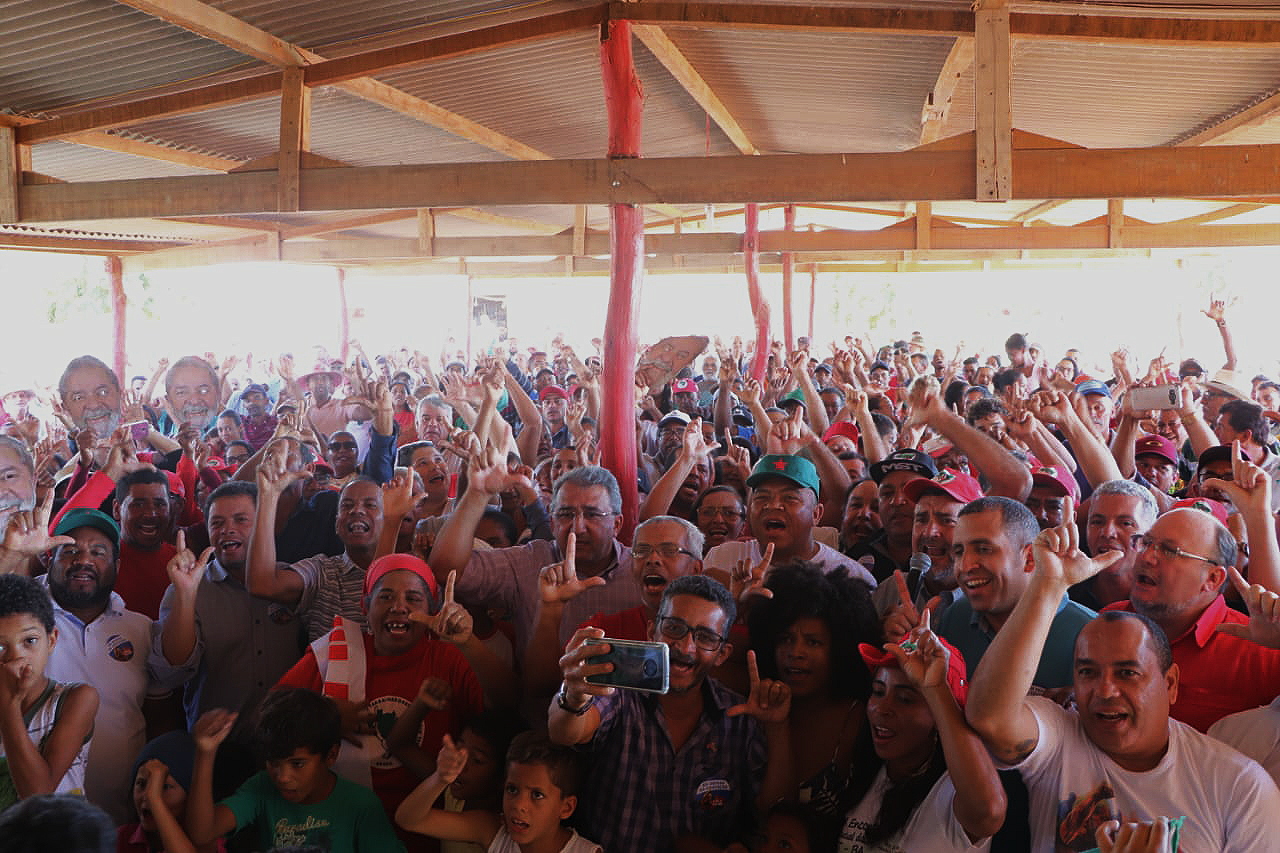 A Caravana da resistência passa no Nordeste do Brasil debatendo e formando a população.