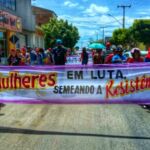 Leia mais sobre o artigo Mulheres Sem Terra ocupam as ruas de Juazeiro, em protesto contra a CODEVASF e INCRA