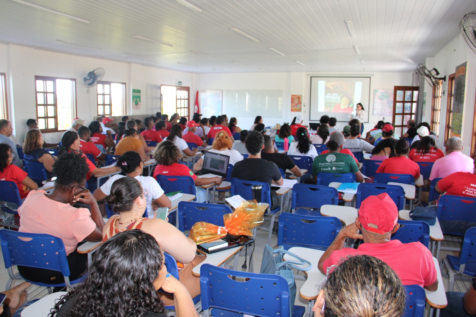 No momento você está vendo MST na Bahia realiza 2º Seminário Estadual de Educação, Agroecologia e Questão Ambiental
